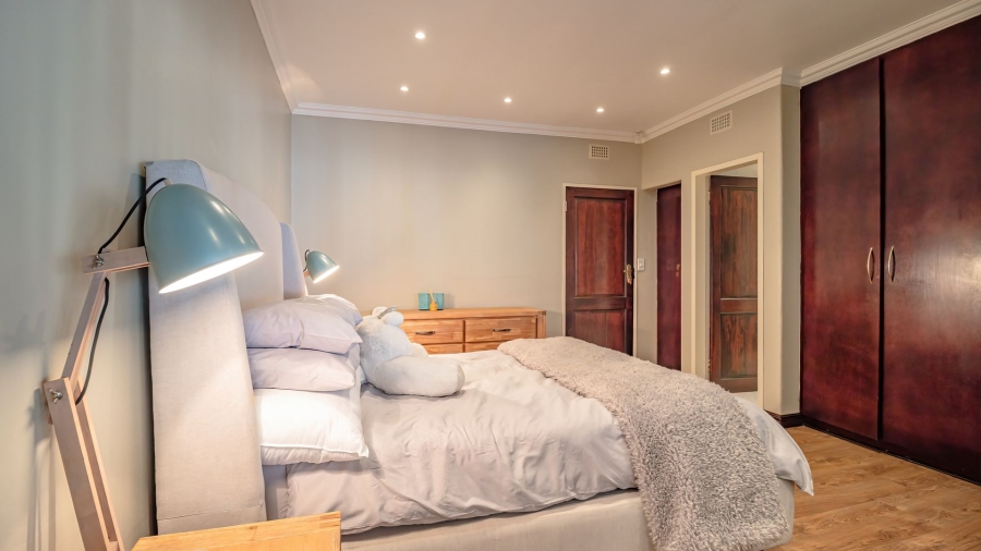 To Let 4 Bedroom Property for Rent in Bedfordview Gauteng