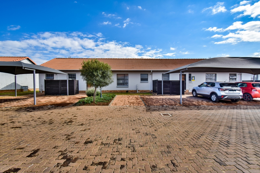 3 Bedroom Property for Sale in Monavoni Gauteng
