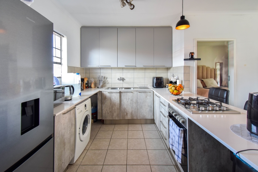 3 Bedroom Property for Sale in Monavoni Gauteng