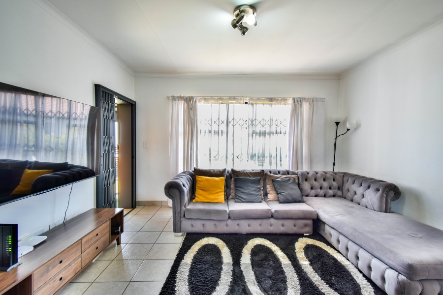 3 Bedroom Property for Sale in Monavoni Gauteng