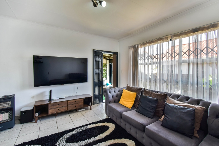 3 Bedroom Property for Sale in Monavoni Gauteng
