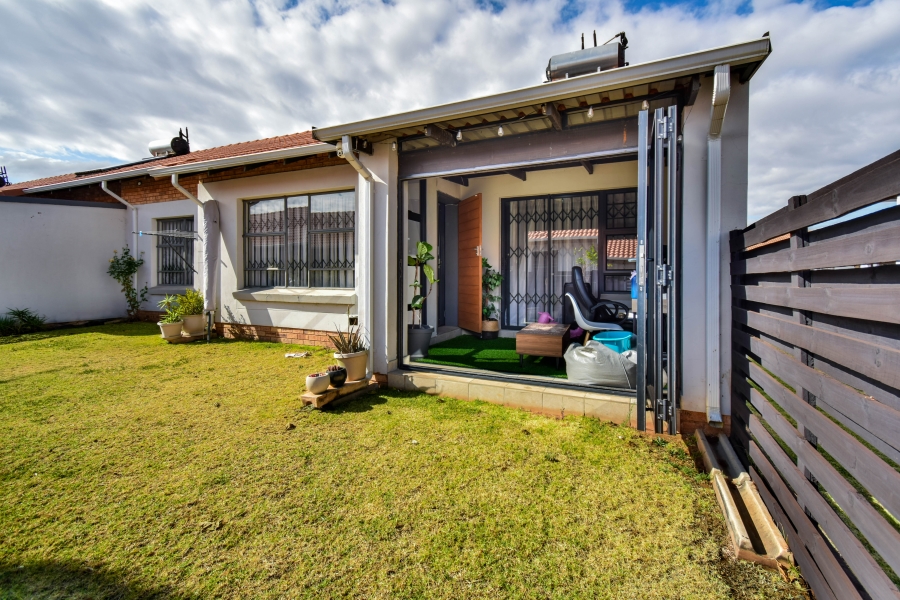 3 Bedroom Property for Sale in Monavoni Gauteng