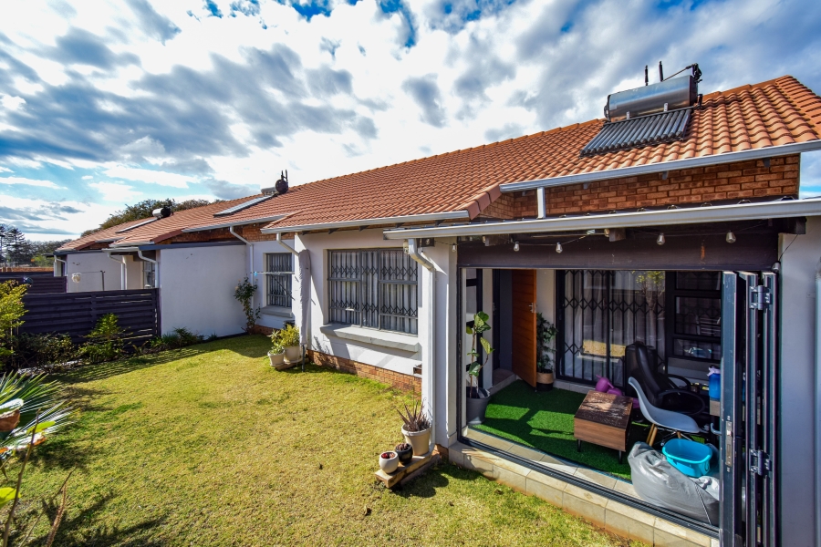 3 Bedroom Property for Sale in Monavoni Gauteng