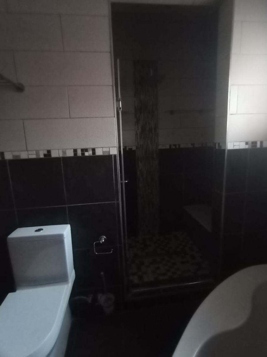 3 Bedroom Property for Sale in Wentworth Park Gauteng