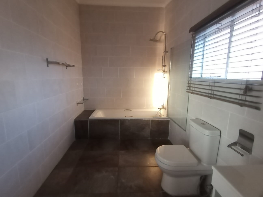 3 Bedroom Property for Sale in Wentworth Park Gauteng