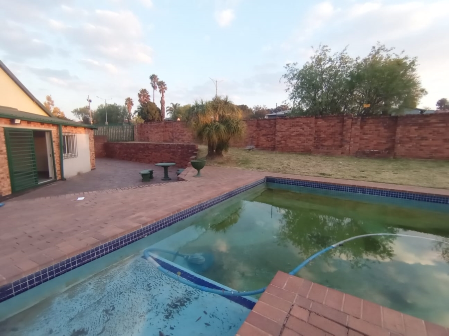 3 Bedroom Property for Sale in Wentworth Park Gauteng