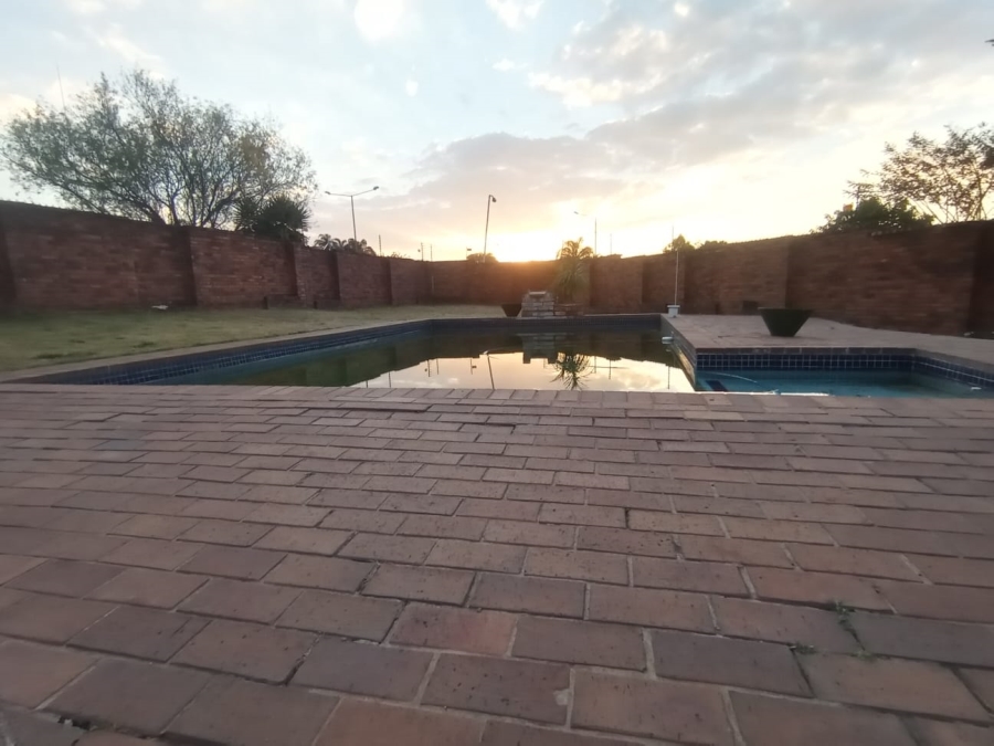 3 Bedroom Property for Sale in Wentworth Park Gauteng