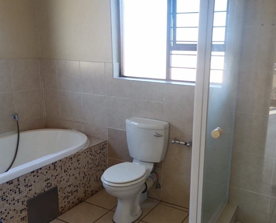 To Let 3 Bedroom Property for Rent in Randpark Ridge Gauteng