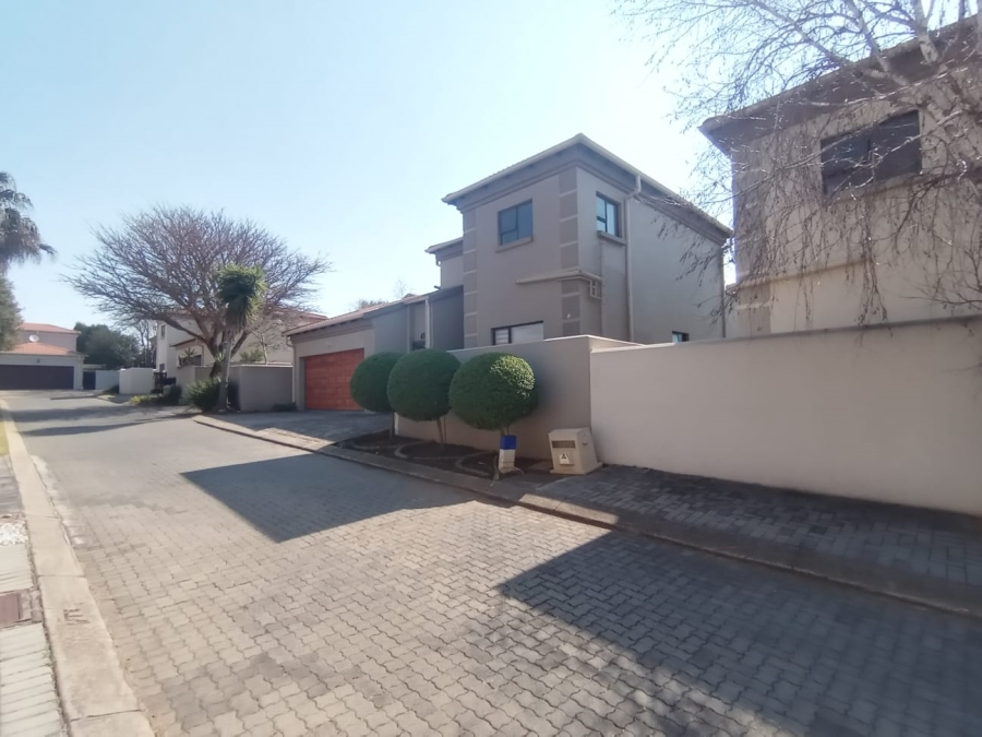 To Let 3 Bedroom Property for Rent in Randpark Ridge Gauteng
