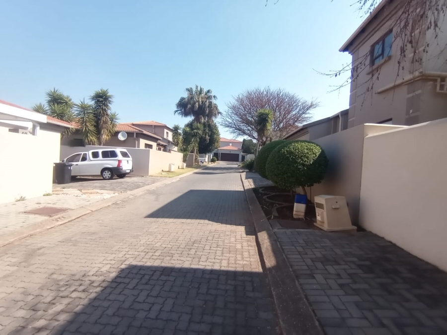 To Let 3 Bedroom Property for Rent in Randpark Ridge Gauteng