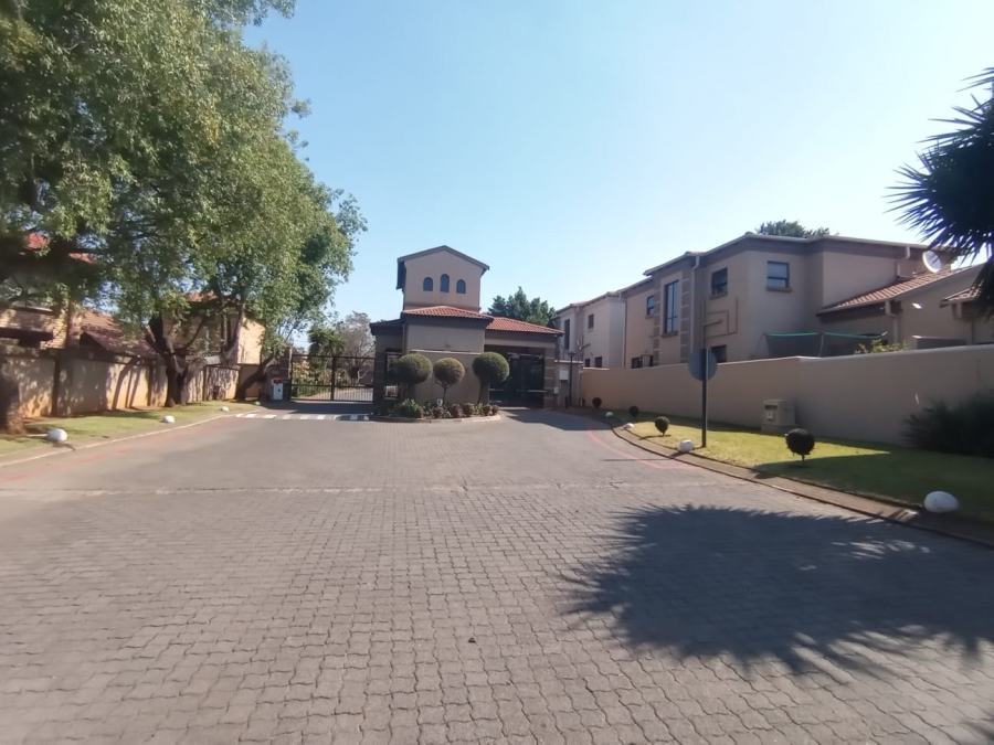 To Let 3 Bedroom Property for Rent in Randpark Ridge Gauteng