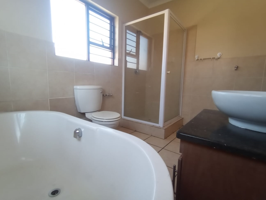 To Let 3 Bedroom Property for Rent in Randpark Ridge Gauteng