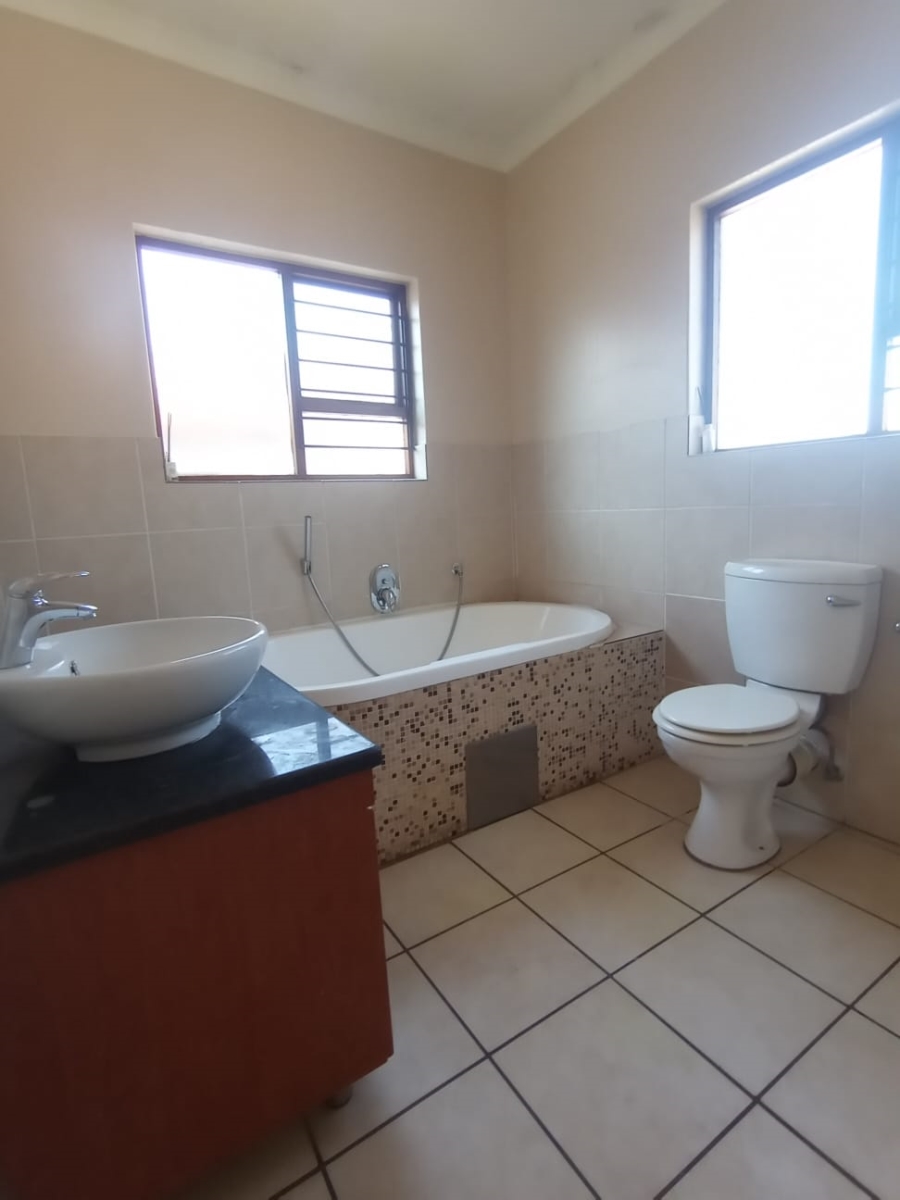 To Let 3 Bedroom Property for Rent in Randpark Ridge Gauteng