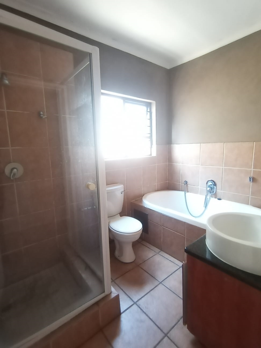 To Let 3 Bedroom Property for Rent in Randpark Ridge Gauteng