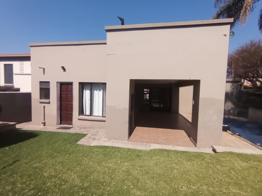 To Let 3 Bedroom Property for Rent in Randpark Ridge Gauteng
