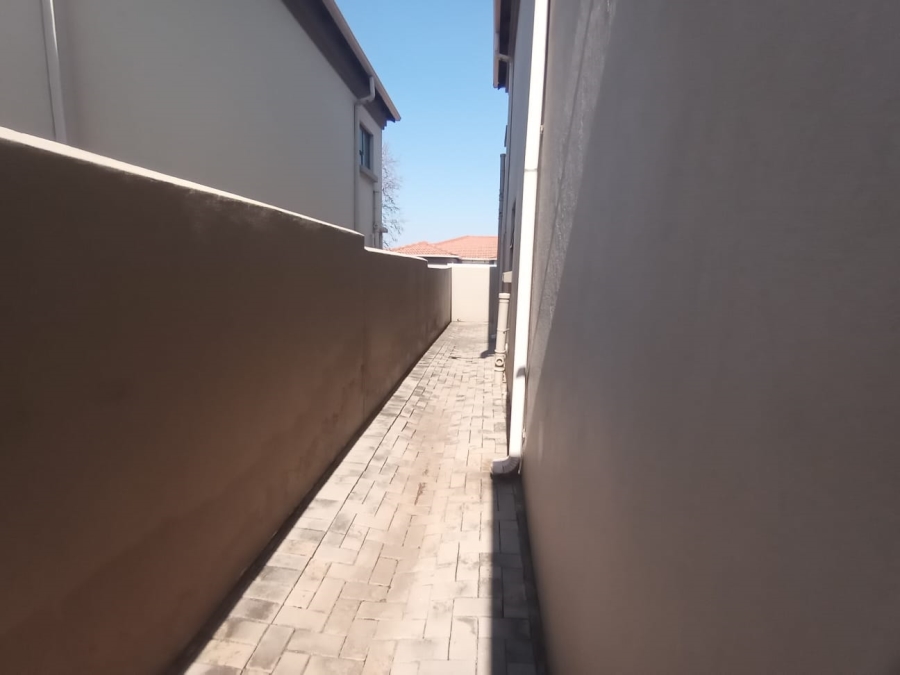 To Let 3 Bedroom Property for Rent in Randpark Ridge Gauteng