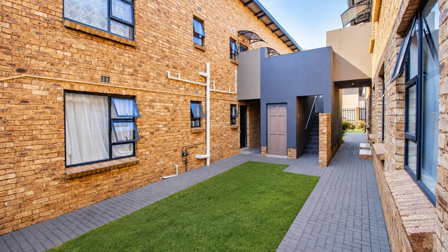 3 Bedroom Property for Sale in Alrode Gauteng