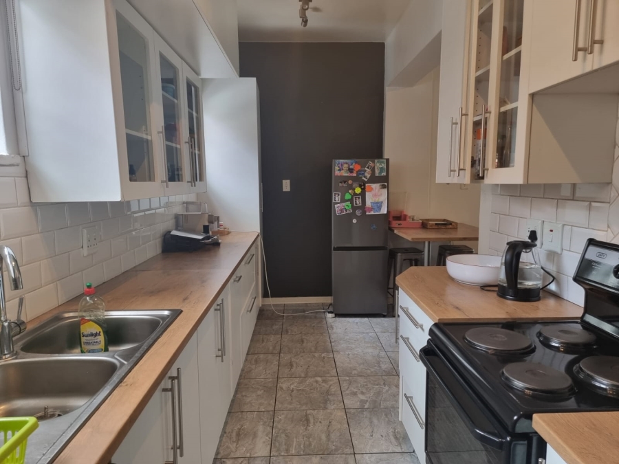 To Let 2 Bedroom Property for Rent in Parktown North Gauteng