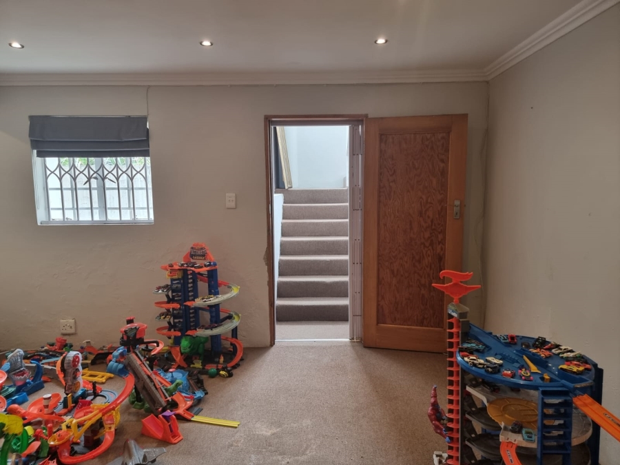 To Let 2 Bedroom Property for Rent in Parktown North Gauteng