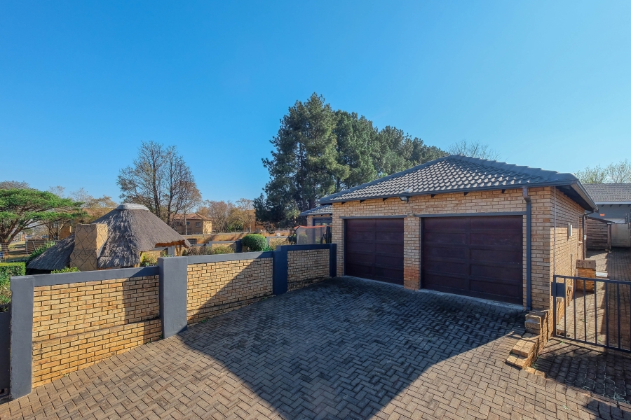 4 Bedroom Property for Sale in Weltevreden Park Gauteng