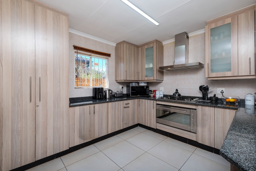 4 Bedroom Property for Sale in Weltevreden Park Gauteng