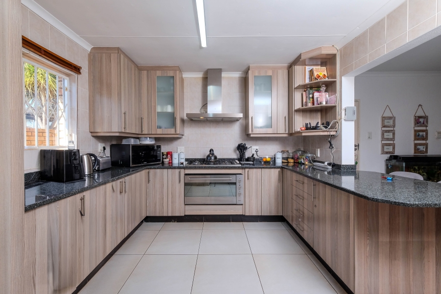 4 Bedroom Property for Sale in Weltevreden Park Gauteng