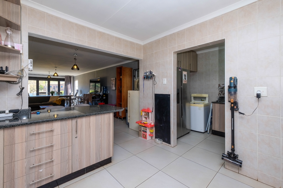 4 Bedroom Property for Sale in Weltevreden Park Gauteng