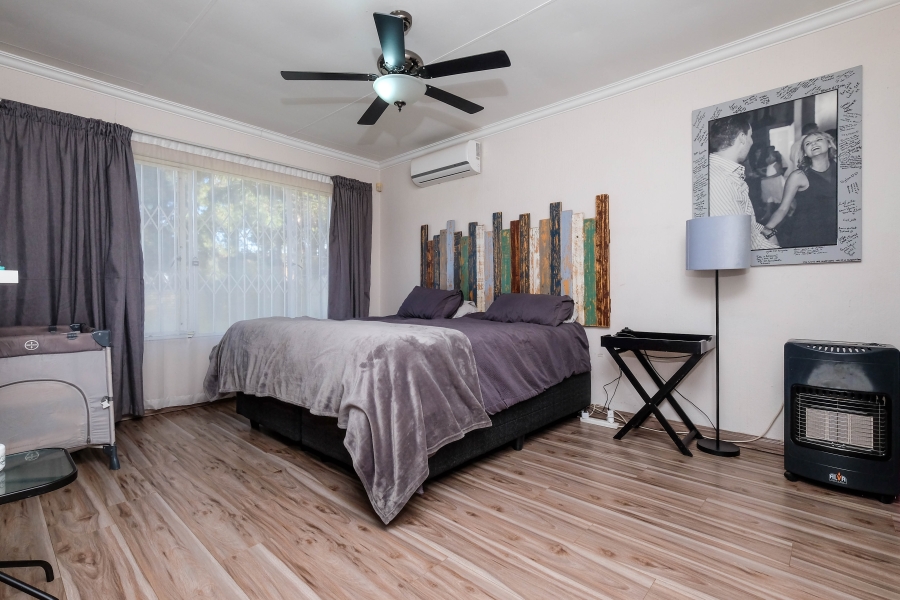 4 Bedroom Property for Sale in Weltevreden Park Gauteng