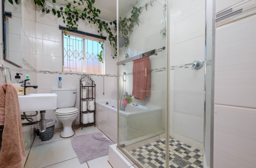 4 Bedroom Property for Sale in Weltevreden Park Gauteng