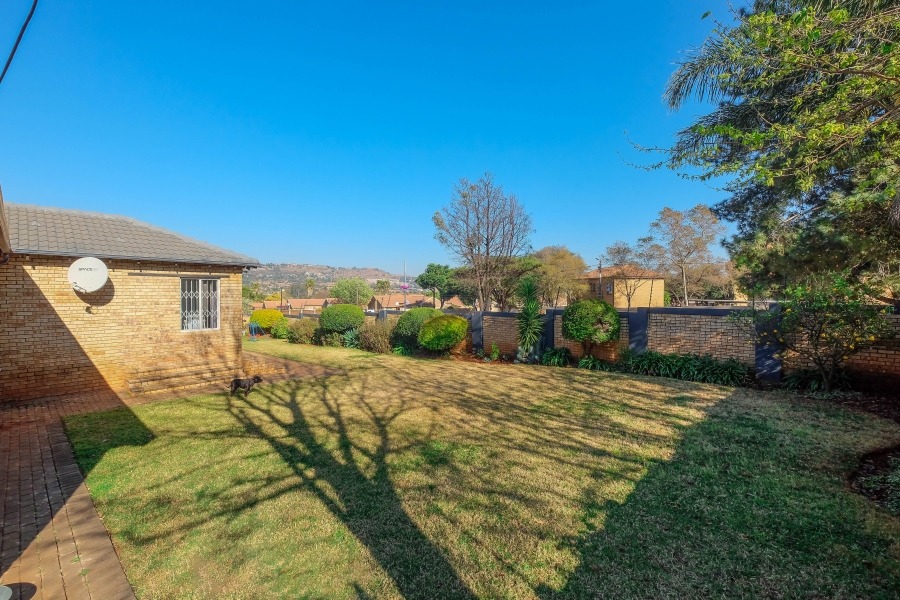 4 Bedroom Property for Sale in Weltevreden Park Gauteng