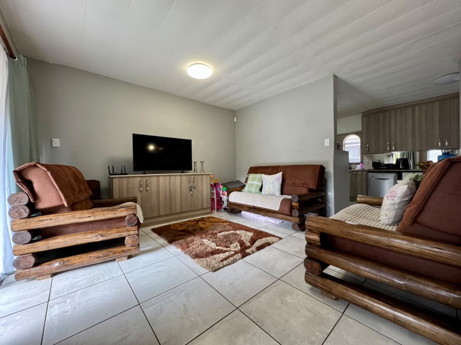 2 Bedroom Property for Sale in Goedeburg Gauteng