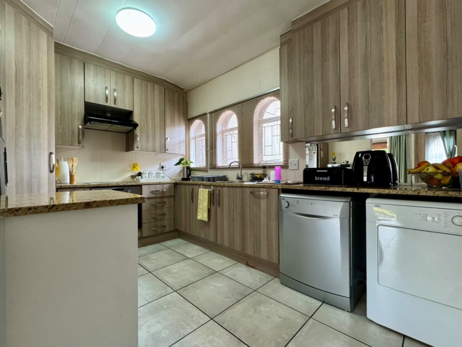 2 Bedroom Property for Sale in Goedeburg Gauteng