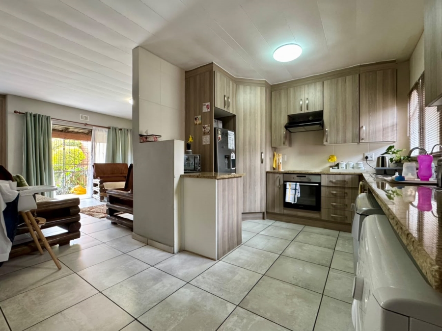 2 Bedroom Property for Sale in Goedeburg Gauteng
