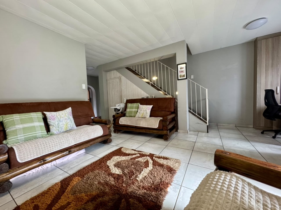 2 Bedroom Property for Sale in Goedeburg Gauteng