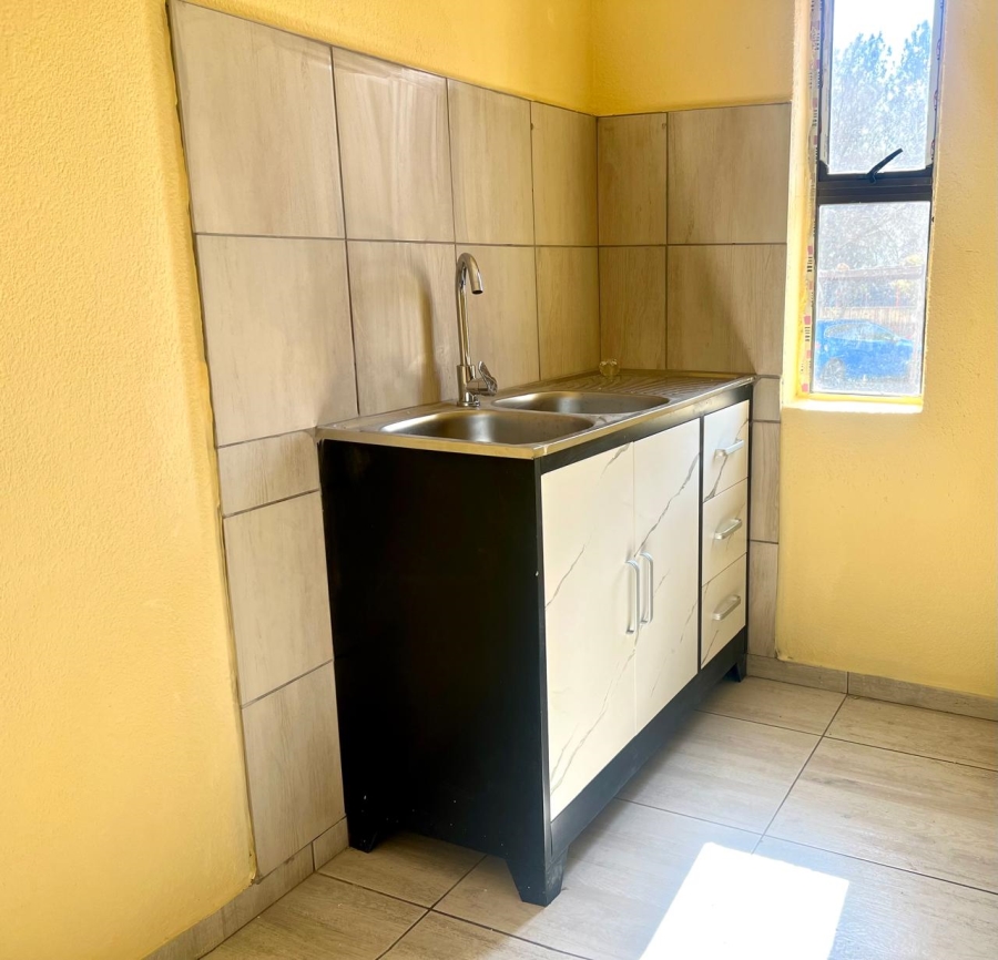 To Let 2 Bedroom Property for Rent in Tedderfield A H Gauteng