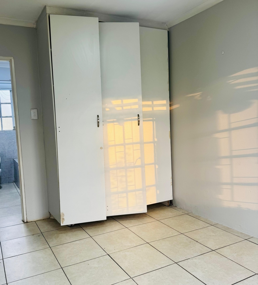 To Let 1 Bedroom Property for Rent in Hartzenbergfontein Gauteng