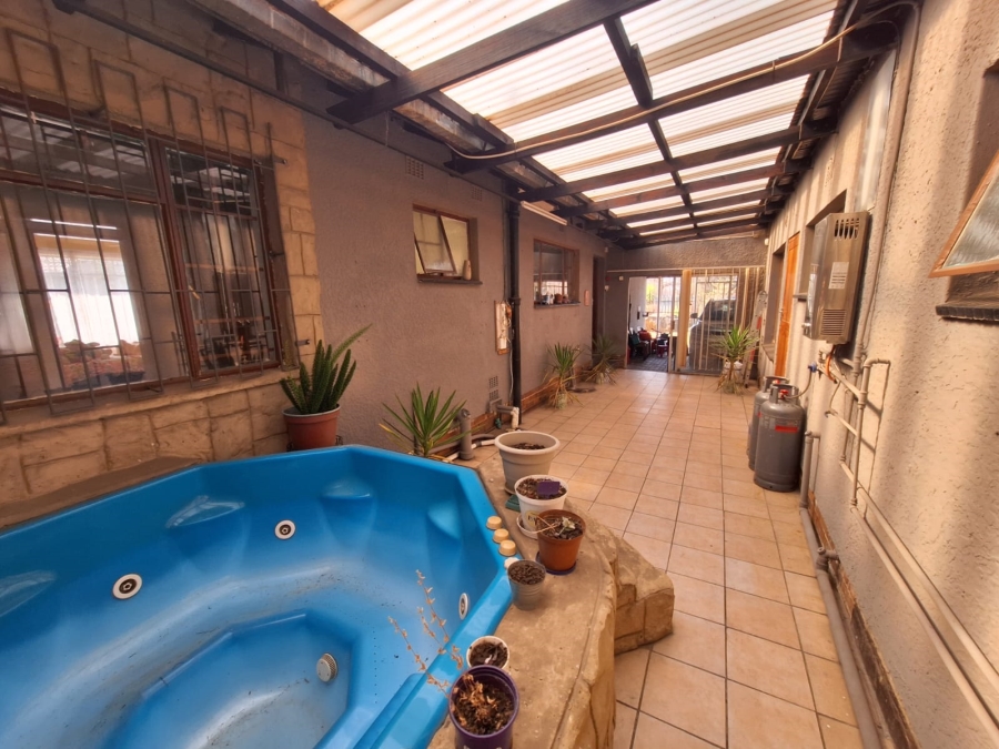 3 Bedroom Property for Sale in Vanderbijlpark SE 6 Gauteng