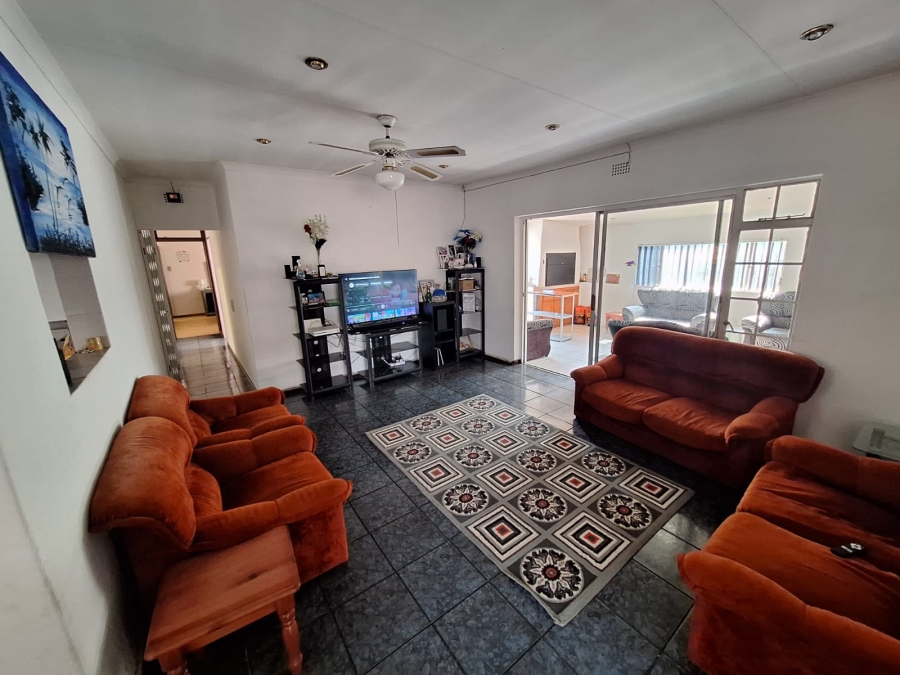 3 Bedroom Property for Sale in Vanderbijlpark SE 6 Gauteng
