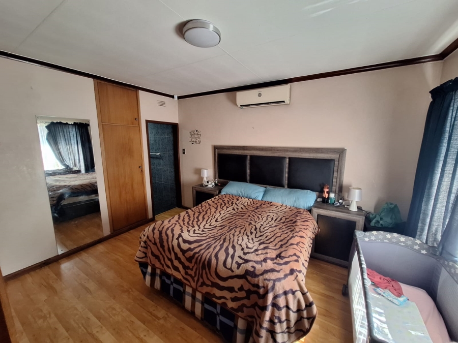3 Bedroom Property for Sale in Vanderbijlpark SE 6 Gauteng