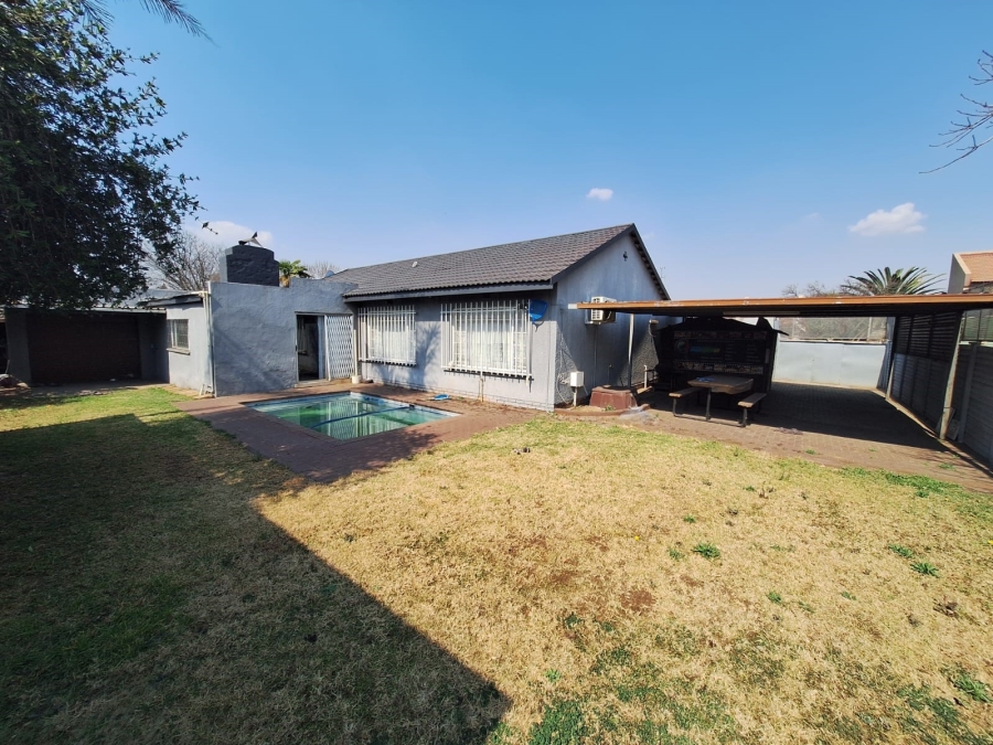 3 Bedroom Property for Sale in Vanderbijlpark SE 6 Gauteng
