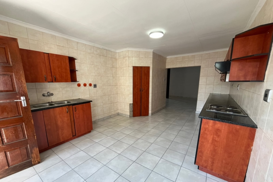 9 Bedroom Property for Sale in Dalview Gauteng