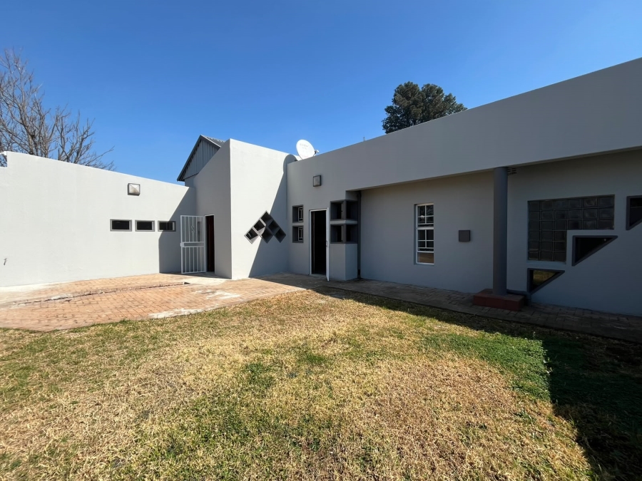 9 Bedroom Property for Sale in Dalview Gauteng