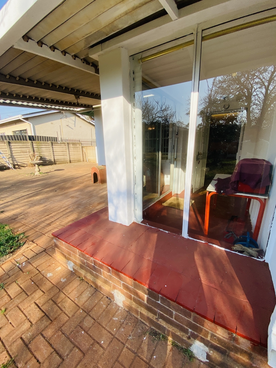 3 Bedroom Property for Sale in Wychwood Gauteng