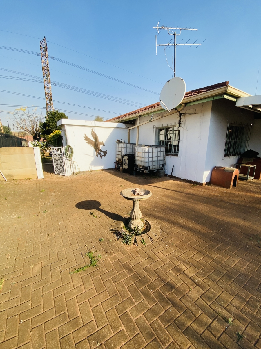 3 Bedroom Property for Sale in Wychwood Gauteng