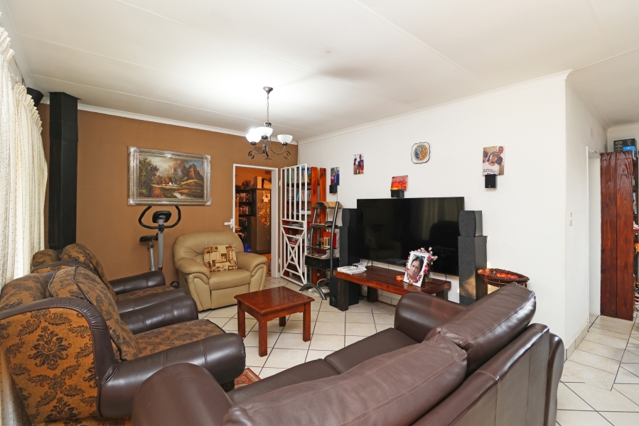 3 Bedroom Property for Sale in Vorna Valley Gauteng