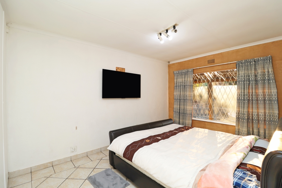 3 Bedroom Property for Sale in Vorna Valley Gauteng