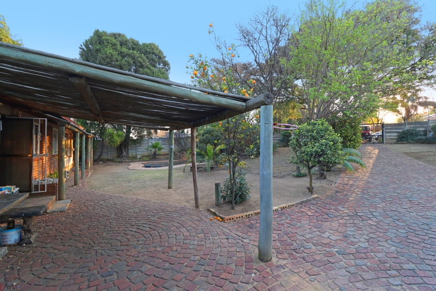 3 Bedroom Property for Sale in Vorna Valley Gauteng