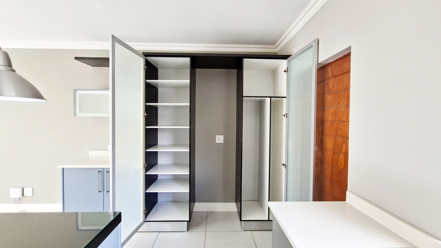 2 Bedroom Property for Sale in Wendywood Gauteng