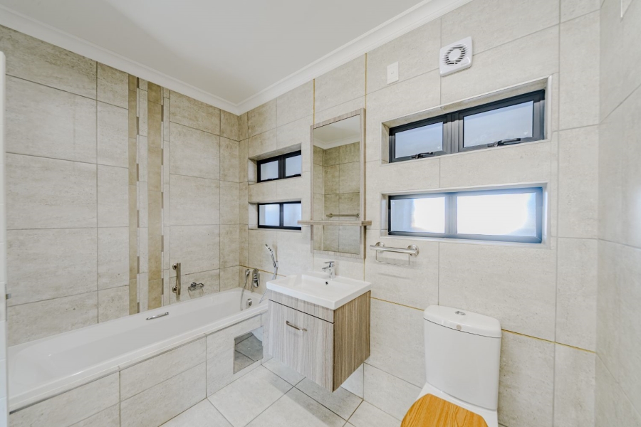 2 Bedroom Property for Sale in Waterkloof Marina Retirement Estate Gauteng