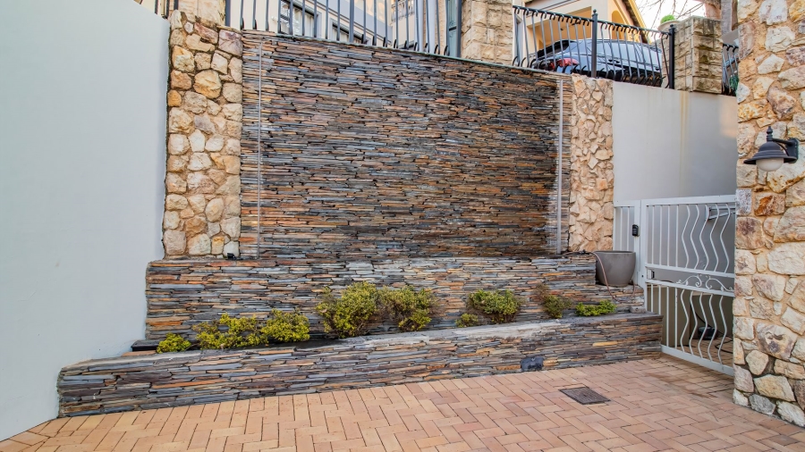 3 Bedroom Property for Sale in Allens Nek Gauteng